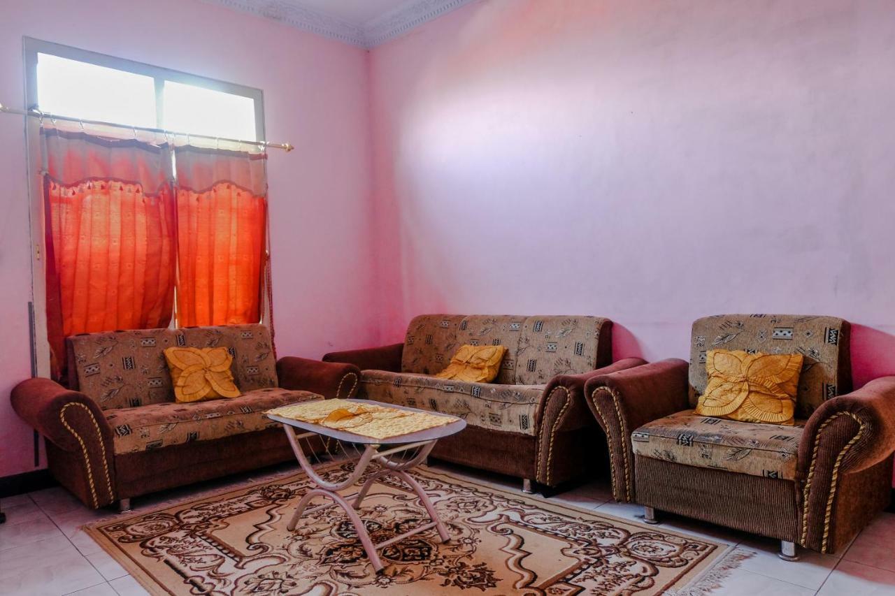 Oyo 1351 Tanggulasi Resto & Residence Syariah Magetan Exteriér fotografie